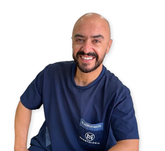 Dr.-Marcio-Matos-Dentista-e-Mestre-em-Ortodontia_Clínica-MM-Odontologia